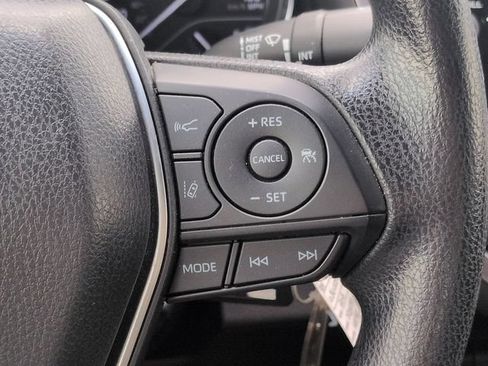 Used 2018 Toyota Camry LE FWD image 23