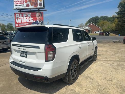 Used 2021 Chevrolet Tahoe Z71 w/ Luxury Package AWD/4WD image 5