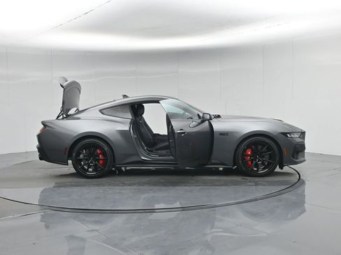 Used 2024 Ford Mustang GT Premium image 5