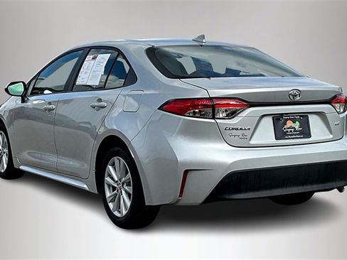 Used 2024 Toyota Corolla LE image 4