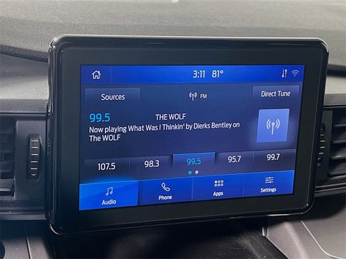 Used 2022 Ford Explorer XLT image 14