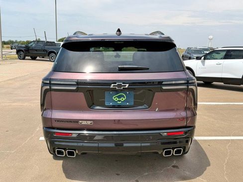 Certified 2025 Chevrolet Traverse RS w/ LPO, Floor Liner Package FWD image 4