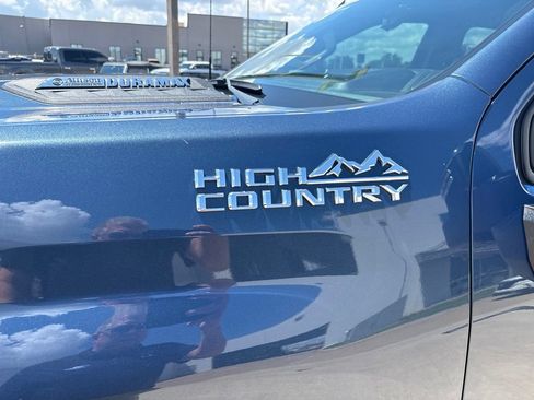 Used 2024 Chevrolet Silverado 2500 High Country w/ Technology Package AWD/4WD image 6