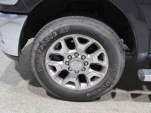 Used 2017 RAM 3500 Laramie Longhorn RWD image 9