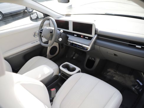 Used 2023 Hyundai Ioniq 5 SEL image 13
