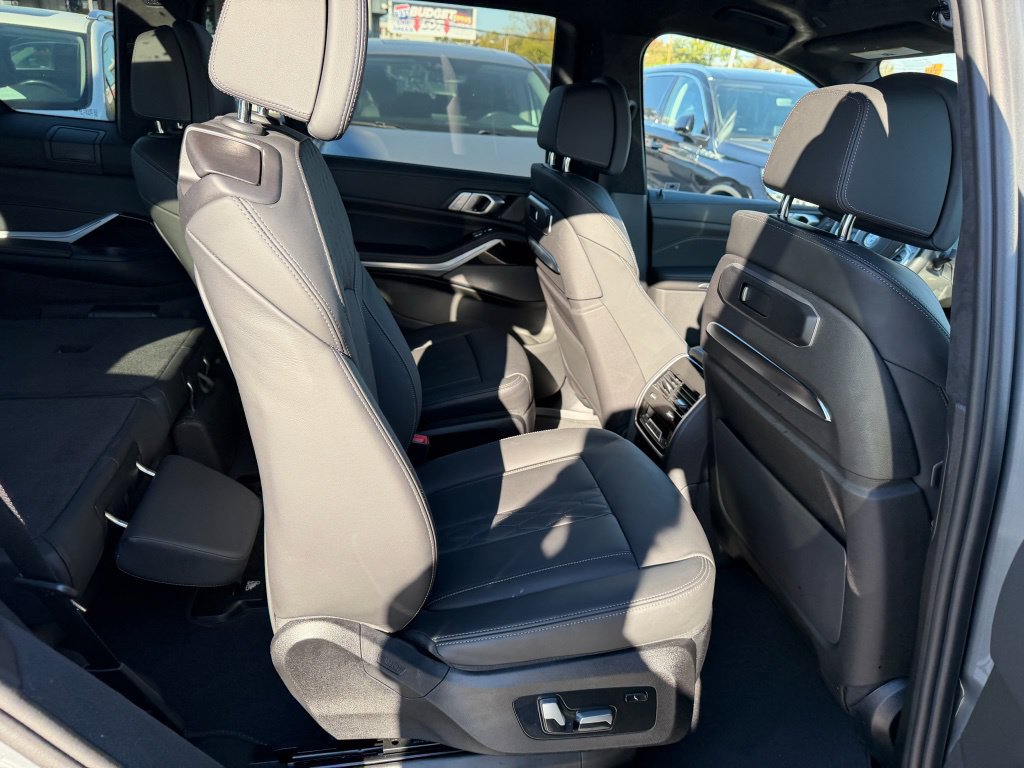 Used 2024 BMW X7 xDrive40i w/ Executive Package AWD/4WD image 15