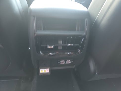 New 2025 Jeep Grand Cherokee Altitude image 14