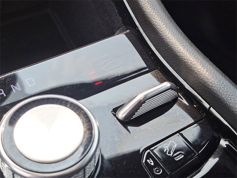 Used 2022 Jeep Grand Cherokee Overland w/ Luxury Tech Group IV image 11