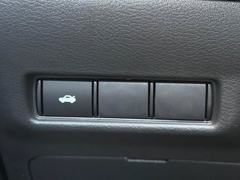 New 2027 Nissan Sentra SR w/ Floor Mat Package FWD image 28