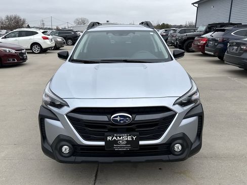 Used 2025 Subaru Outback Premium w/ Popular Package #1A image 9