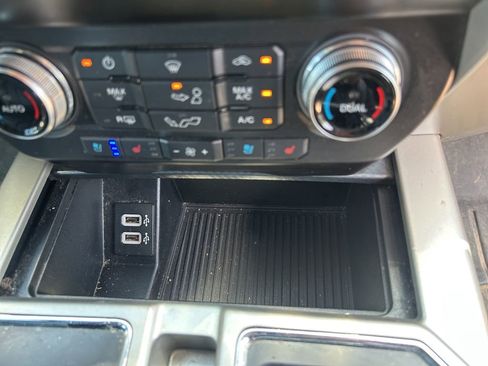 Used 2020 Ford F150 Lariat w/ Equipment Group 502A Luxury AWD/4WD image 13