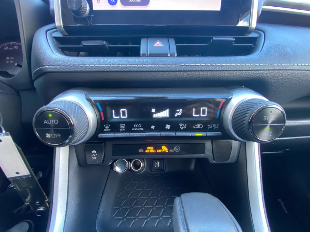 Used 2023 Toyota RAV4 LE AWD/4WD image 22