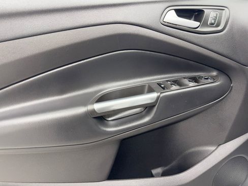 Used 2019 Ford Escape SE image 35