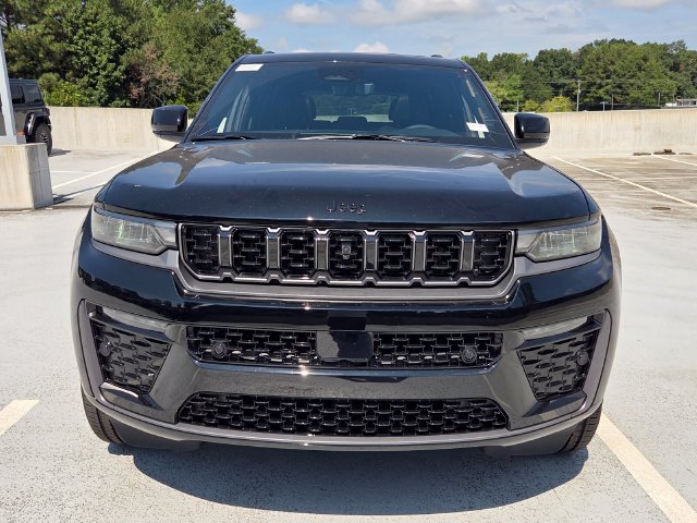 New 2027 Jeep Grand Cherokee Limited AWD/4WD image 2