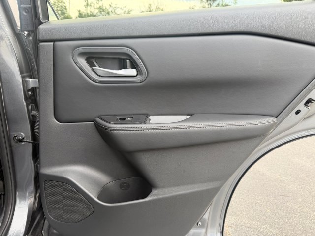 Used 2026 Nissan Rogue SV FWD image 24