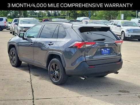 Used 2021 Toyota RAV4 LE AWD/4WD image 3
