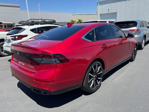 Used 2023 Honda Accord Touring image 3