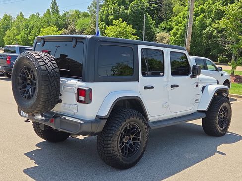 Used 2021 Jeep Wrangler Unlimited Sahara AWD/4WD image 3