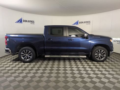Used 2022 Chevrolet Silverado 1500 LT AWD/4WD image 6