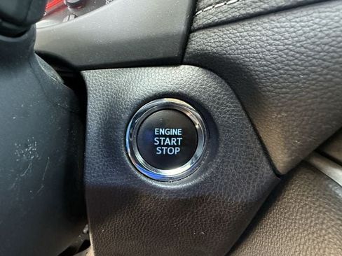 Used 2020 Toyota RAV4 XLE w/ Convenience Package FWD image 23
