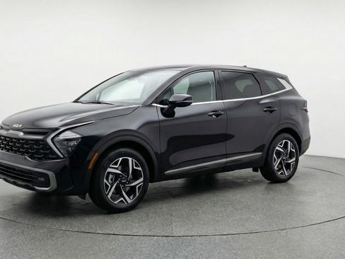 Used 2025 Kia Sportage LX image 3