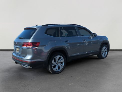Certified 2022 Volkswagen Atlas SE image 5