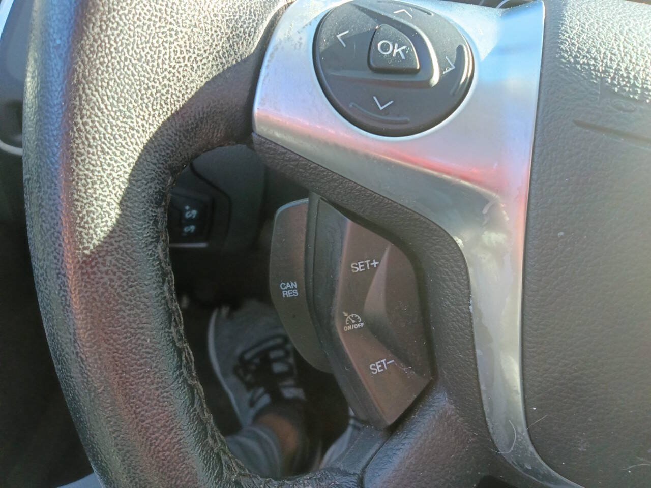 Used 2014 Ford Focus Titanium w/ Luxury Package FWD image 18