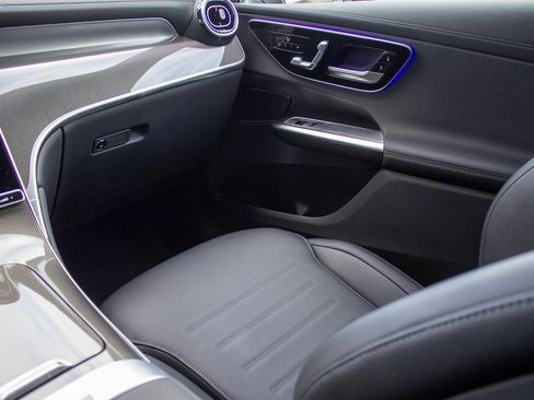 Used 2024 Mercedes-Benz GLC 43 AMG 4MATIC image 20