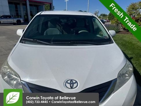 Used 2013 Toyota Sienna LE FWD image 9