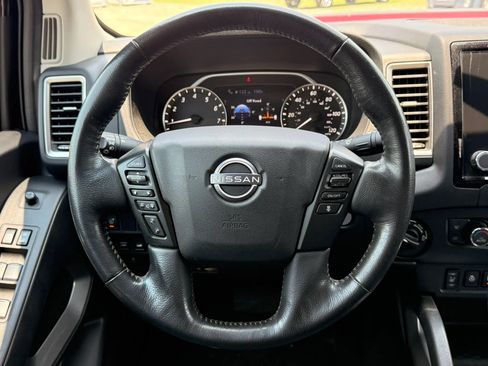 Used 2022 Nissan Frontier SV AWD/4WD image 20