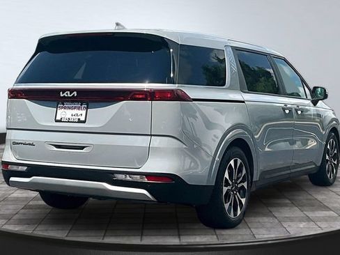 Used 2022 Kia Carnival EX FWD image 6
