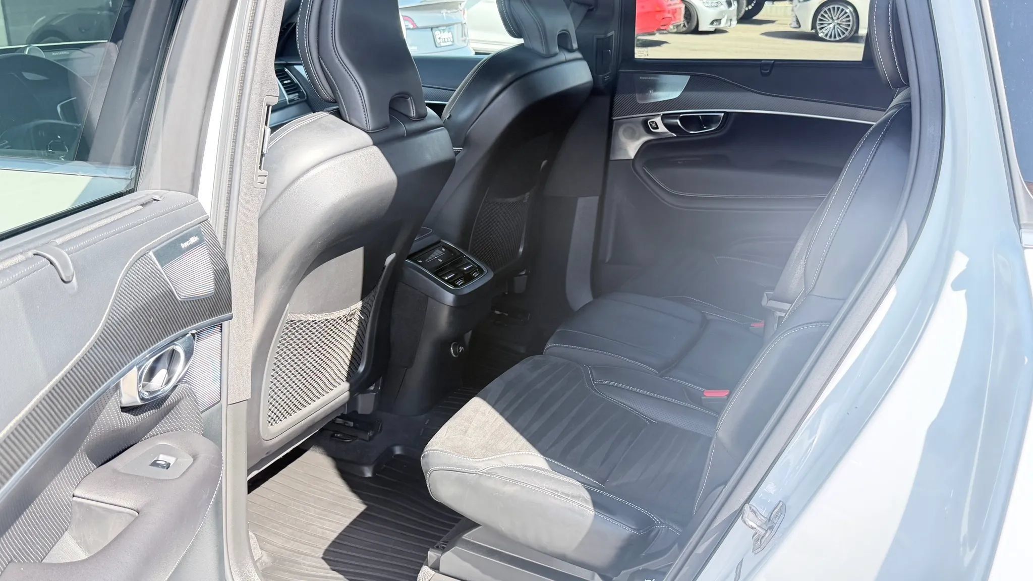 Used 2019 Volvo XC90 T6 R-Design w/ Advanced Package AWD/4WD image 16