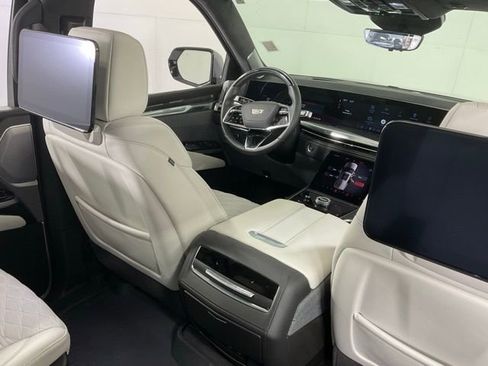 Used 2025 Cadillac Escalade V w/ LPO, Floor Liner Package image 28