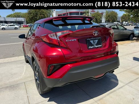 Used 2018 Toyota C-HR XLE FWD image 5
