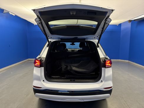 Used 2023 Chevrolet Equinox RS w/ LPO, Floor Liner Package image 26