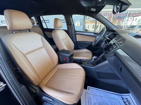Used 2024 Volkswagen Tiguan SE image 13