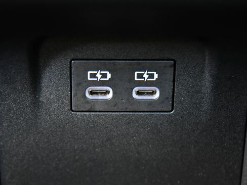Used 2024 Toyota Prius LE FWD image 36