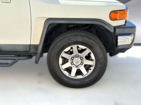 Used 2014 Toyota FJ Cruiser 4WD w/ Upgrade Package image 11