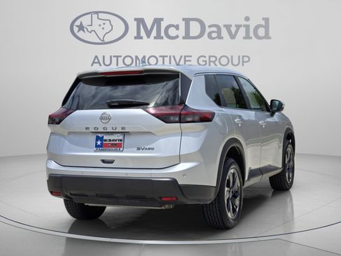 Used 2024 Nissan Rogue SV AWD/4WD image 6