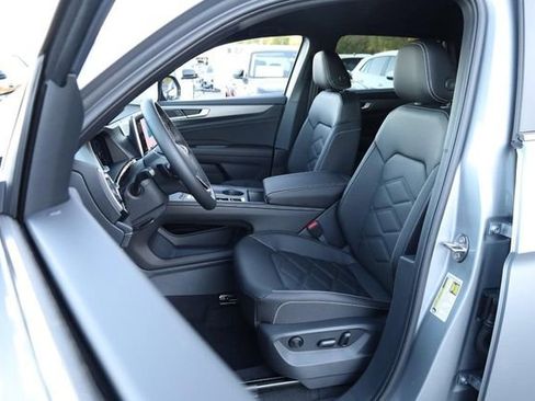 New 2026 Volkswagen Atlas Cross Sport SE image 8