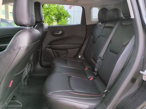 Used 2018 Jeep Compass Trailhawk w/ Leather Interior Group AWD/4WD image 14