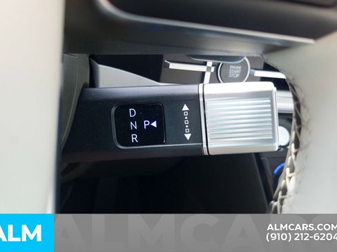 Used 2024 Hyundai Santa Fe Calligraphy image 11