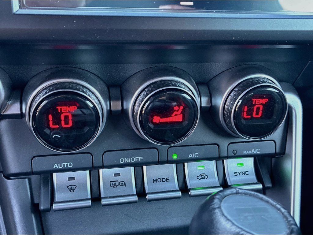 Used 2025 Toyota GR86 Premium w/ ALL Weather Mat Package (TMS) RWD image 15