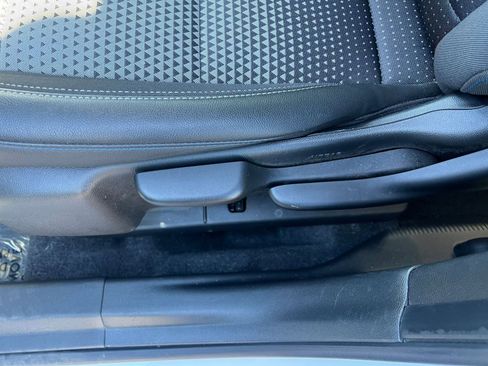 Used 2025 Chevrolet Trax LT image 23