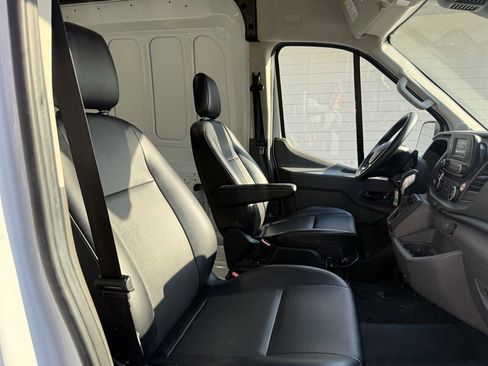 Used 2024 Ford Transit 250 148 Medium Roof Extended AWD image 6