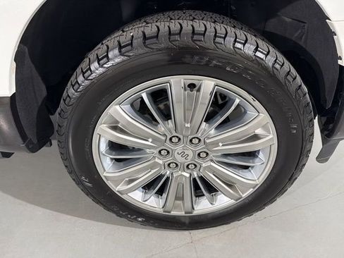 Used 2024 Ford F150 King Ranch w/ FX4 Off-Road Package image 12