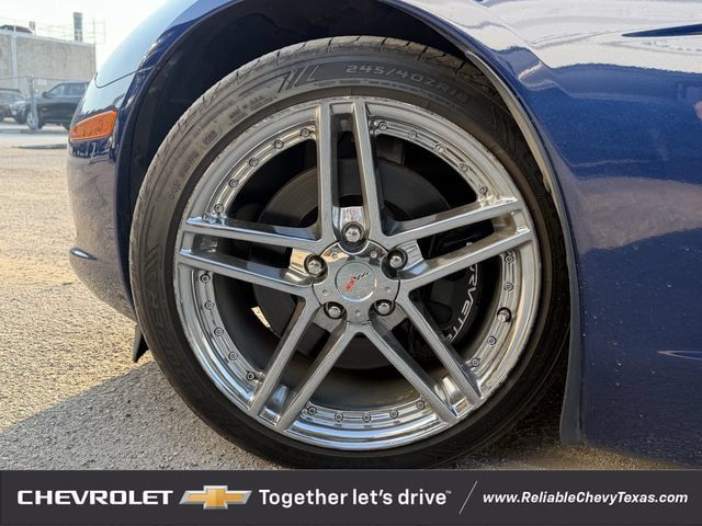 Used 2005 Chevrolet Corvette Coupe w/ Preferred Equipment Group RWD image 10