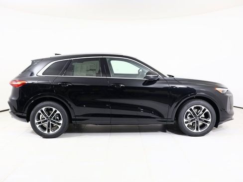 New 2025 Audi Q5 Prestige image 18