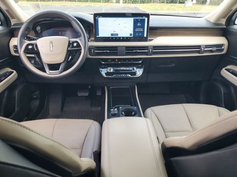 Used 2025 Lincoln Corsair Grand Touring w/ Rear Removable Package Tray AWD/4WD image 13