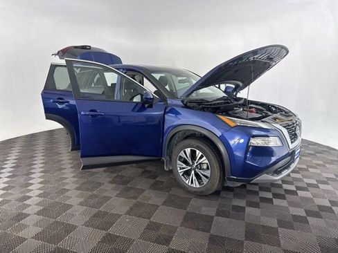 Used 2022 Nissan Rogue SV image 15